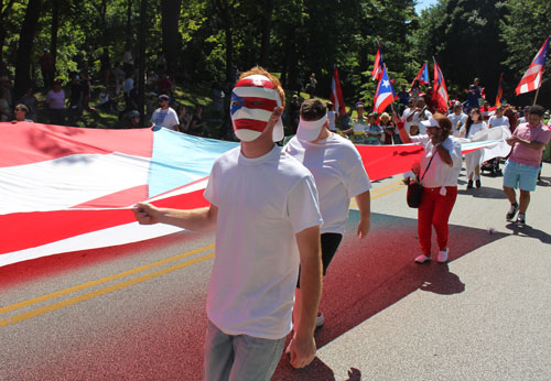 Puerto Rican community in the Parade of Flags on One World Day